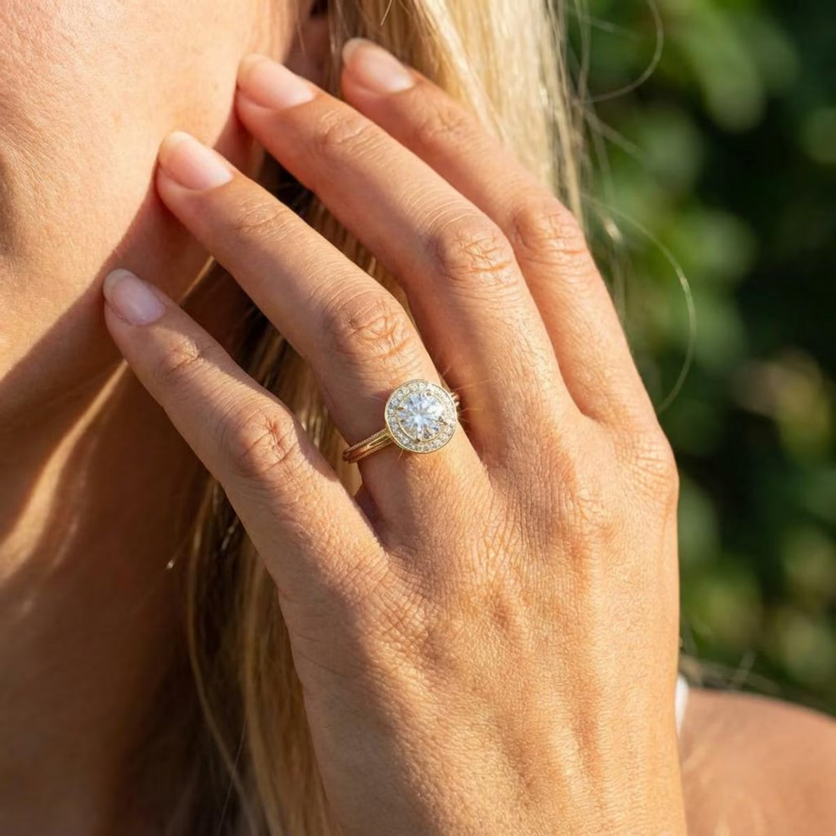 1.50ct Round Halo Engagement Ring Lab-Cut Diamond Round Cut Solitaire with Bezel Halo & Pavé Band