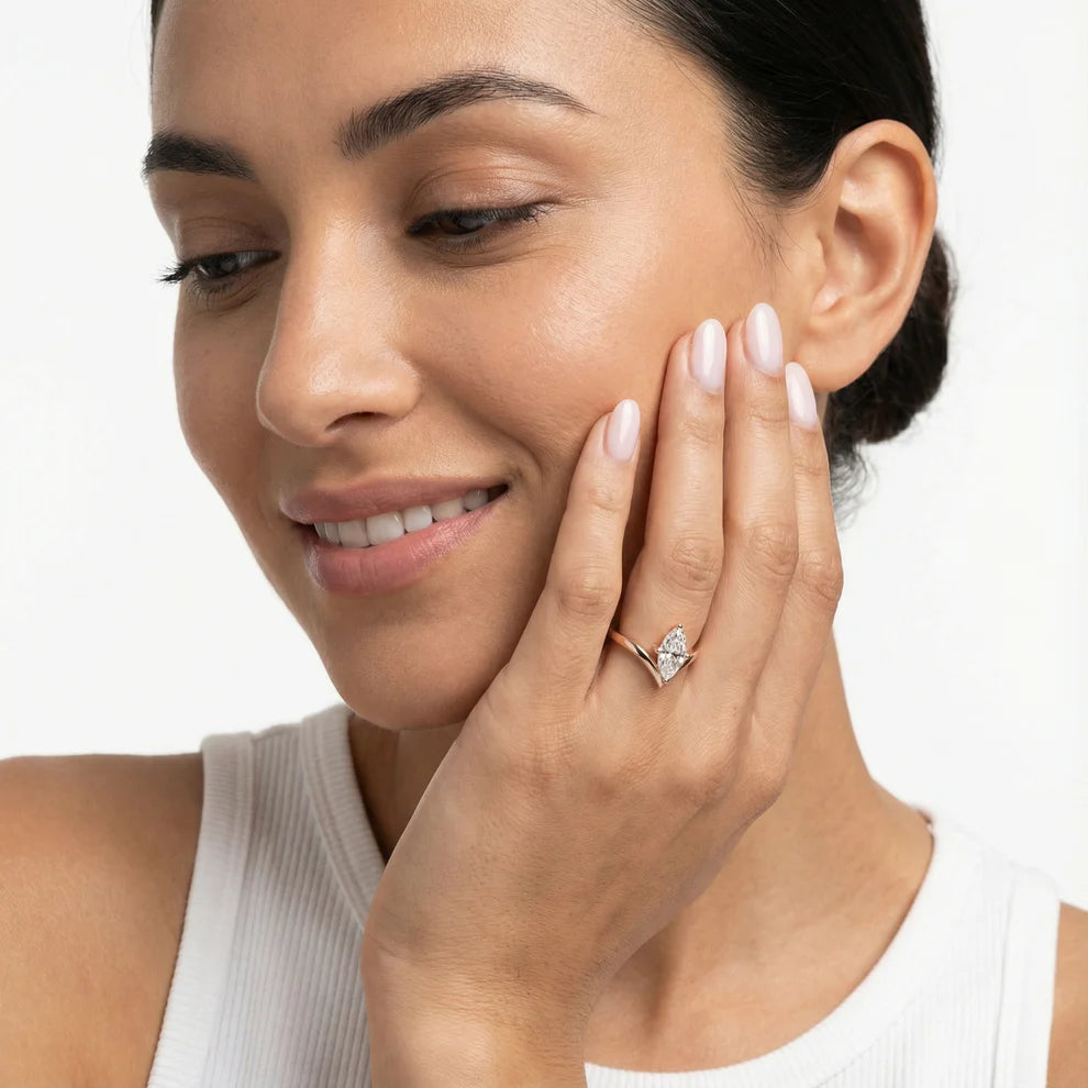 marquise lab grown diamond ring in 18k gold, detail of the setting