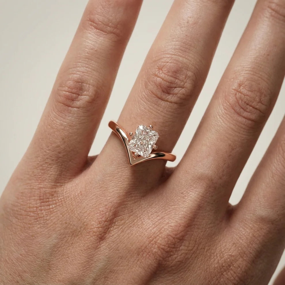 Radiant Cut Solitaire Engagement Ring – Lab Grown Diamond & Moissanite