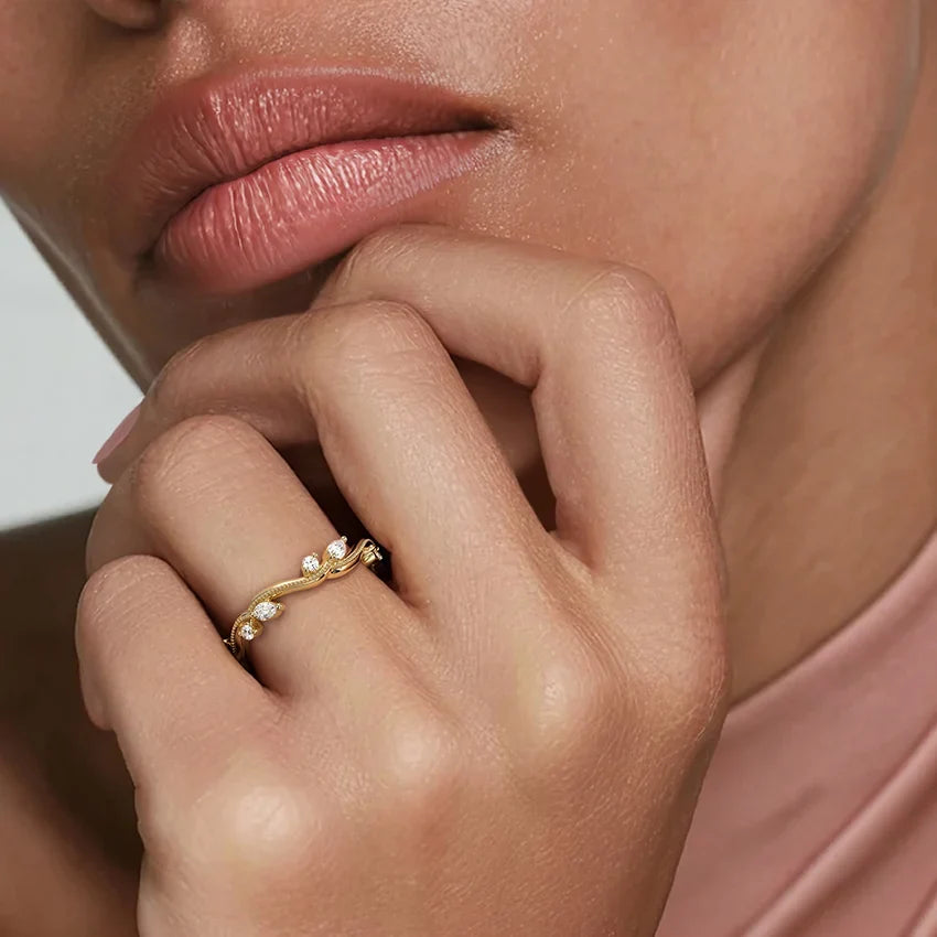 round lab grown diamond ring in silver, three-quarter view